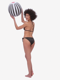 Stresa - Černé trojúhelníkové bikini s kalhotkami se zavazováním na bocích